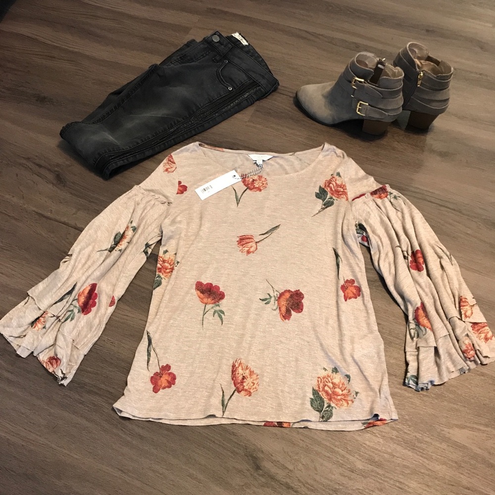 Lucky Floral Ruffle Top ♡